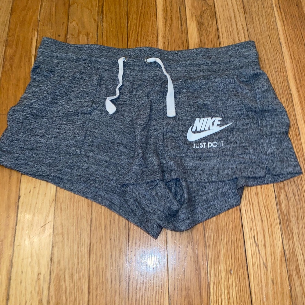 M gray Nike sweat shorts